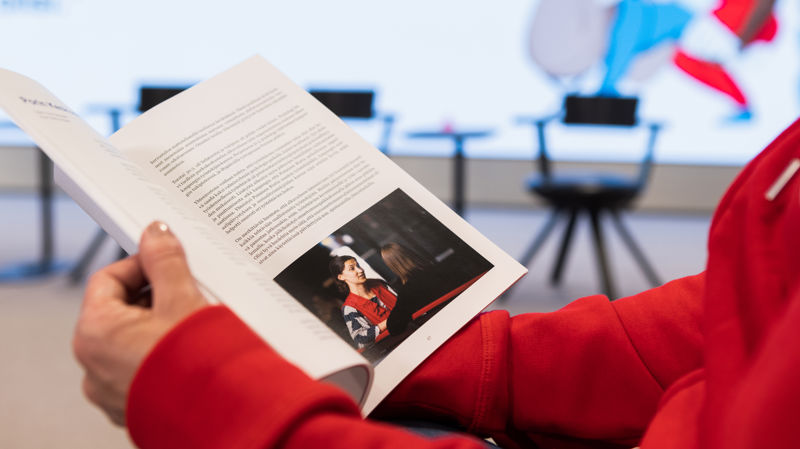 Hallituksen ja valiokuntien tiedotteet jäsenistölle