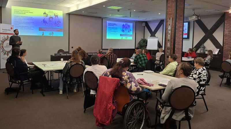 Paikallista apua järjestelmällisesti – Piirien työpajoissa pohdittiin auttamistyömme painopisteitä